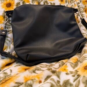 Stone Mountain Accessories Black Pebbled Hobo Bag